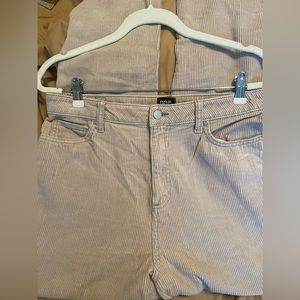 BDG Cream/light tan colored Cordory Pants Straight Leg, Mom High Rise